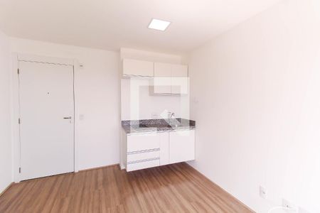 Sala/Cozinha de apartamento para alugar com 2 quartos, 38m² em Quarta Parada, São Paulo