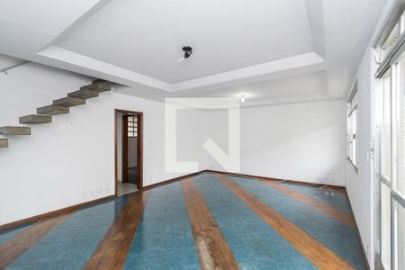 Sala de casa para alugar com 3 quartos, 206m² em Ramos, Rio de Janeiro