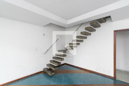 Sala - Acesso ao 2º andar de casa para alugar com 3 quartos, 206m² em Ramos, Rio de Janeiro