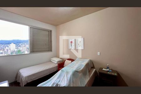 quarto de apartamento à venda com 4 quartos, 120m² em Santo Antônio, Belo Horizonte