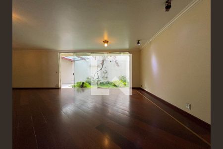 Sala de casa à venda com 4 quartos, 400m² em Vila Sonia, São Paulo