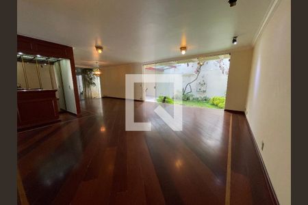 Sala de casa à venda com 4 quartos, 400m² em Vila Sonia, São Paulo