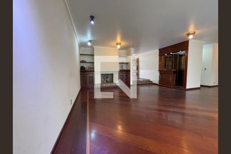 Sala de casa à venda com 4 quartos, 400m² em Vila Sonia, São Paulo