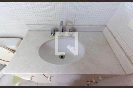 Banheiro de apartamento à venda com 2 quartos, 140m² em Vila Suzana, São Paulo