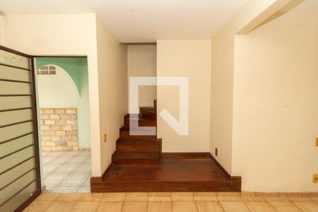 Sala de casa à venda com 2 quartos, 100m² em Novo Eldorado, Contagem