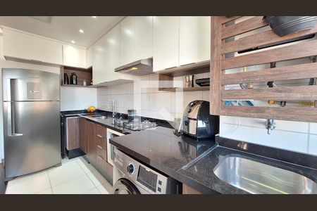 Cozinha e Área de Serviço de apartamento à venda com 2 quartos, 40m² em Bom Retiro, São Paulo