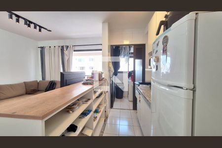 Cozinha e Área de Serviço de apartamento à venda com 2 quartos, 53m² em Vila Anglo Brasileira, São Paulo