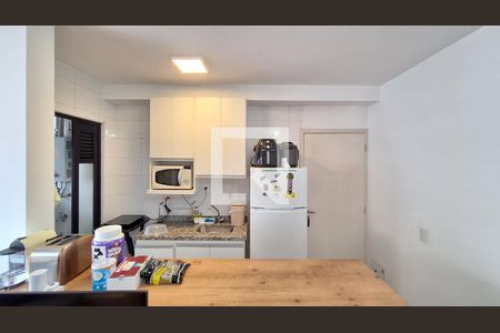 Cozinha e Área de Serviço de apartamento à venda com 2 quartos, 53m² em Vila Anglo Brasileira, São Paulo