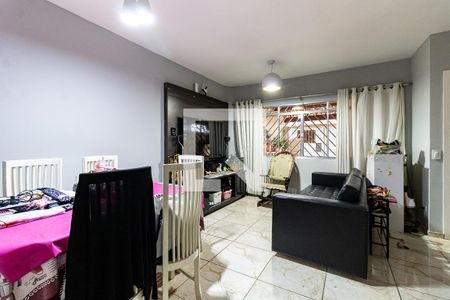 Sala de casa à venda com 3 quartos, 100m² em Vila Santo Estefano, São Paulo