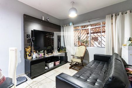 Sala de casa à venda com 3 quartos, 100m² em Vila Santo Estefano, São Paulo