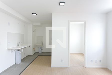 Sala/Cozinha de apartamento para alugar com 2 quartos, 34m² em Chácara Seis de Outubro, São Paulo