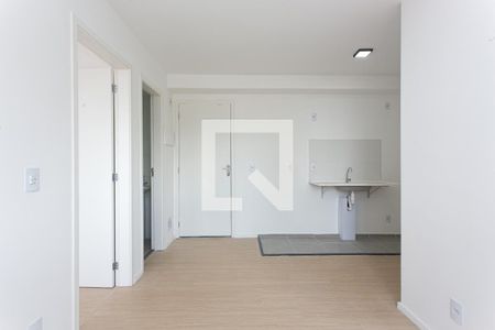 Sala/Cozinha de apartamento para alugar com 2 quartos, 34m² em Chácara Seis de Outubro, São Paulo