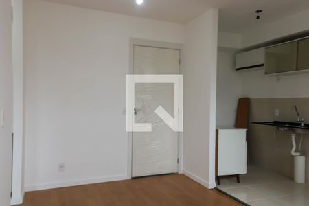 Sala de apartamento para alugar com 1 quarto, 33m² em Todos Os Santos, Rio de Janeiro