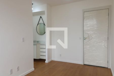 Sala de apartamento para alugar com 1 quarto, 33m² em Todos Os Santos, Rio de Janeiro