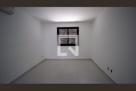 Suíte de casa à venda com 4 quartos, 250m² em Vargem Pequena, Rio de Janeiro