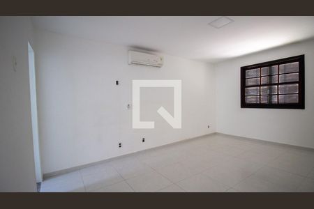 Suíte de casa à venda com 4 quartos, 250m² em Vargem Pequena, Rio de Janeiro