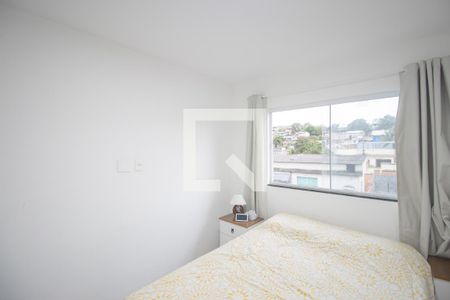 Quarto 1 de apartamento para alugar com 2 quartos, 56m² em Galo Branco, São Gonçalo