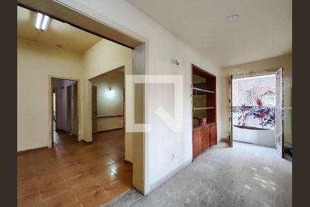 Sala de casa à venda com 4 quartos, 240m² em Tijuca, Rio de Janeiro