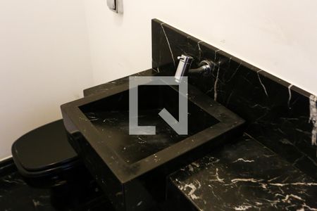 Lavabo de apartamento à venda com 4 quartos, 200m² em Real Parque, São Paulo