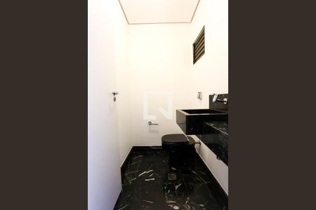 Lavabo de apartamento à venda com 4 quartos, 200m² em Real Parque, São Paulo