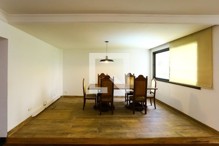 Sala 1 de apartamento para alugar com 4 quartos, 200m² em Real Parque, São Paulo