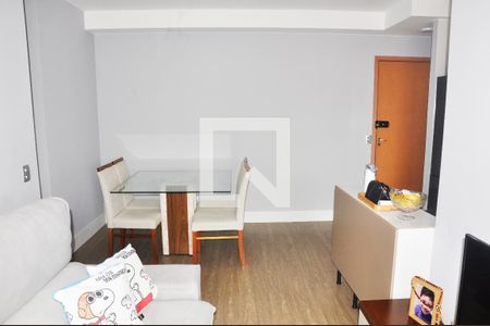 Sala e Sala de Jantar de apartamento para alugar com 2 quartos, 64m² em Vila Mangalot, São Paulo