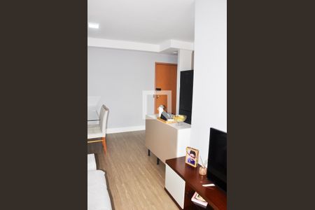 Sala e Sala de Jantar de apartamento para alugar com 2 quartos, 64m² em Vila Mangalot, São Paulo