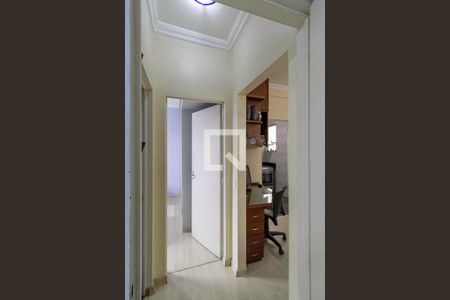 Corredor de apartamento à venda com 2 quartos, 48m² em Castelo, Belo Horizonte