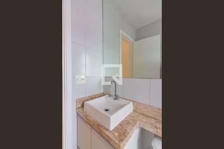 Banheiro de apartamento à venda com 2 quartos, 48m² em Conceição, Osasco