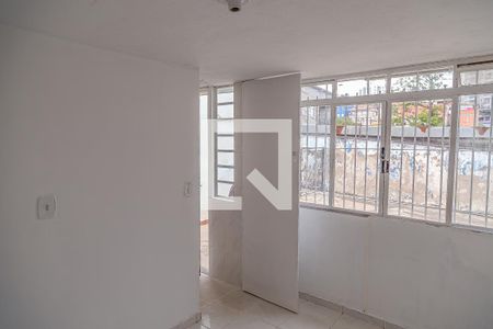 Quarto 2 de casa para alugar com 2 quartos, 60m² em Vila Paulista, São Paulo