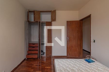 Quarto 2 de casa à venda com 3 quartos, 230m² em Itapoã, Belo Horizonte