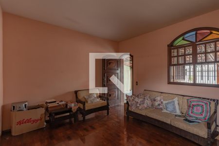 Sala de casa à venda com 3 quartos, 230m² em Itapoã, Belo Horizonte