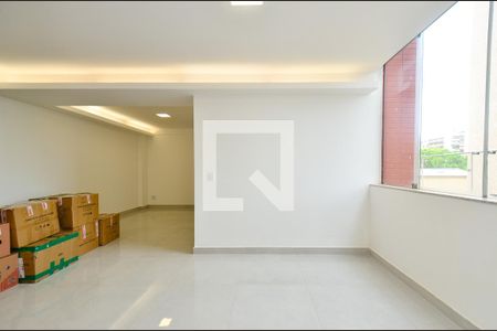 Sala 2 ambientes de apartamento para alugar com 3 quartos, 95m² em Santa Efigênia, Belo Horizonte