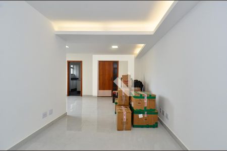 Sala 2 ambientes de apartamento para alugar com 3 quartos, 95m² em Santa Efigênia, Belo Horizonte