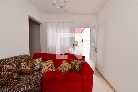 Sala de estar de casa à venda com 2 quartos, 73m² em Santa Cruz, Belo Horizonte