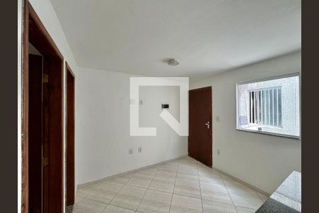 Sala de apartamento para alugar com 1 quarto, 40m² em Vargem Pequena, Rio de Janeiro