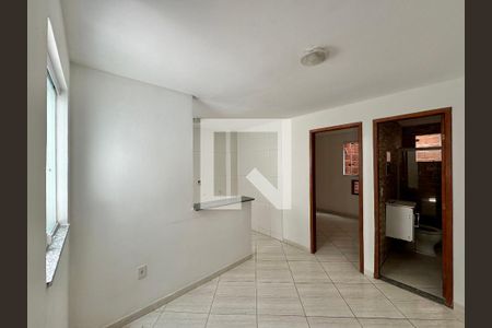 Sala de apartamento para alugar com 1 quarto, 40m² em Vargem Pequena, Rio de Janeiro