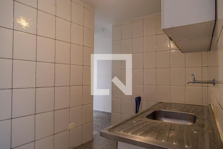 Cozinha de casa de condomínio para alugar com 1 quarto, 27m² em Vila Guarani (zona Sul), São Paulo