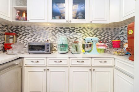 Casa à venda com 300m², 3 quartos e 5 vagas Casa à venda com 300m², 3 quartos e 5 vagasCozinha