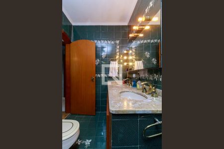 Casa à venda com 300m², 3 quartos e 5 vagas Casa à venda com 300m², 3 quartos e 5 vagasSuíte - Banheiro