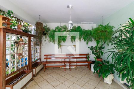 Casa à venda com 300m², 3 quartos e 5 vagas Casa à venda com 300m², 3 quartos e 5 vagasQuintal