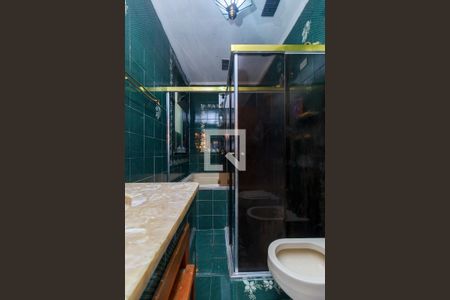 Casa à venda com 300m², 3 quartos e 5 vagas Casa à venda com 300m², 3 quartos e 5 vagasSuíte - Banheiro