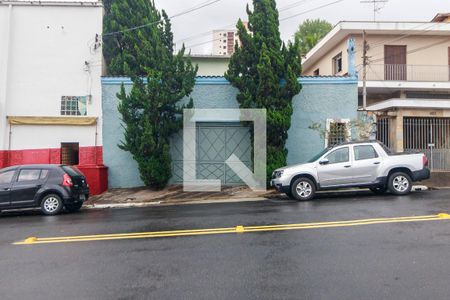 Casa à venda com 300m², 3 quartos e 5 vagas Casa à venda com 300m², 3 quartos e 5 vagasFachada
