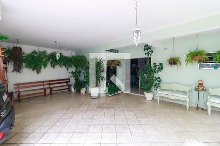 Casa à venda com 300m², 3 quartos e 5 vagas Casa à venda com 300m², 3 quartos e 5 vagasGaragem