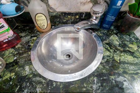 Casa à venda com 300m², 3 quartos e 5 vagas Casa à venda com 300m², 3 quartos e 5 vagasLavabo