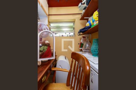 Casa à venda com 300m², 3 quartos e 5 vagas Casa à venda com 300m², 3 quartos e 5 vagasEscritório