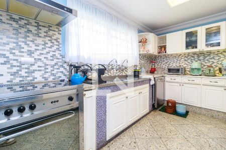 Casa à venda com 300m², 3 quartos e 5 vagas Casa à venda com 300m², 3 quartos e 5 vagasCozinha