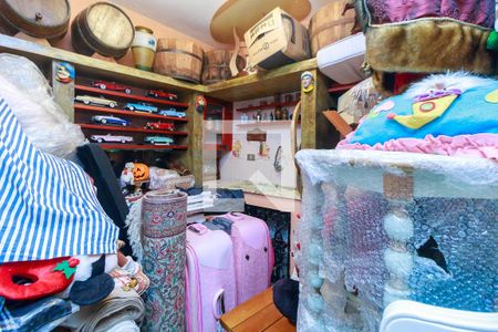 Casa à venda com 300m², 3 quartos e 5 vagas Casa à venda com 300m², 3 quartos e 5 vagasAdega