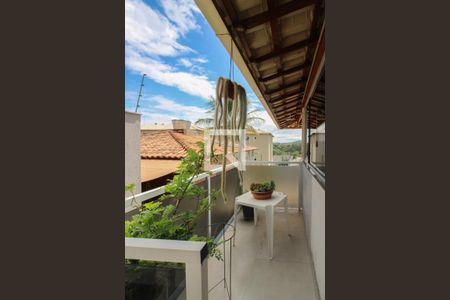 Casa à venda com 232m², 3 quartos e 3 vagas Casa à venda com 232m², 3 quartos e 3 vagasVaranda do Terraço