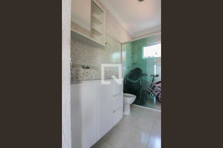 Casa à venda com 232m², 3 quartos e 3 vagas Casa à venda com 232m², 3 quartos e 3 vagasBanheiro Social 2